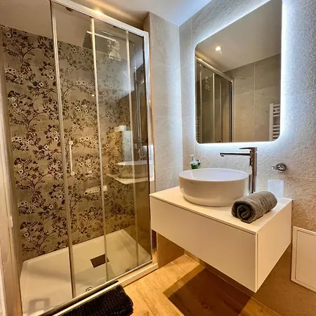 Cours Massena Apartmán *